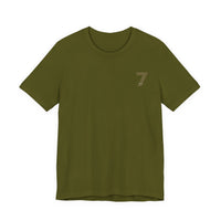 Nummer 7 Textmuster Tee | Minimalistisches Typografie-Rückenprint T-Shirt