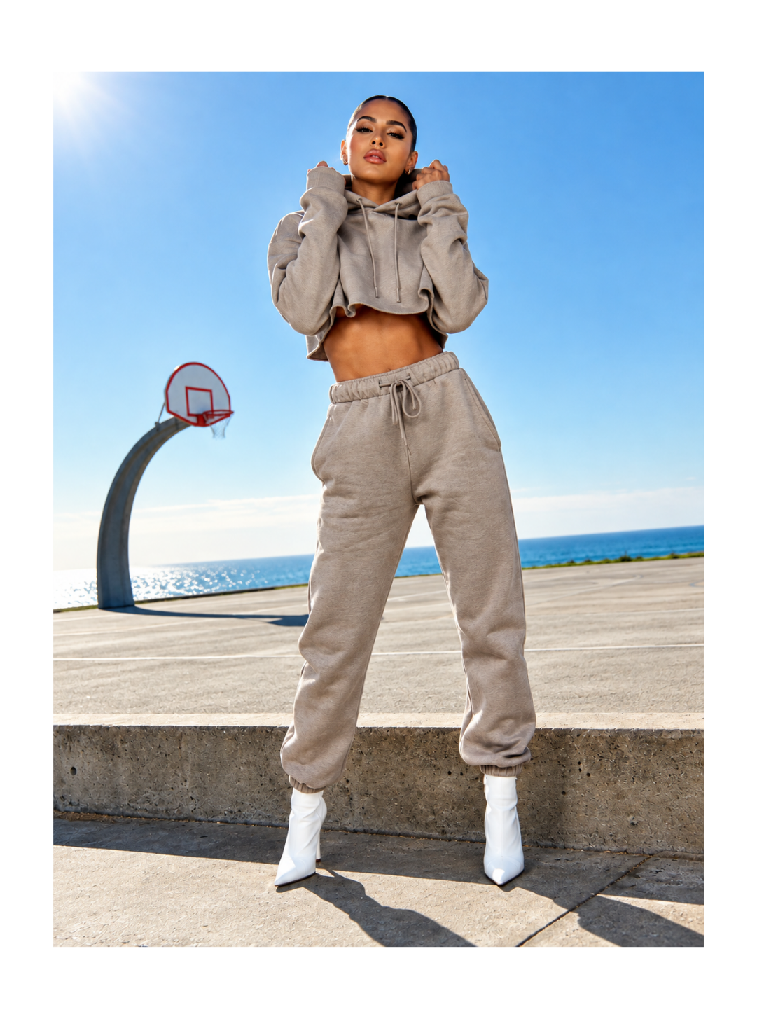 WOMEN'S COLLECTION